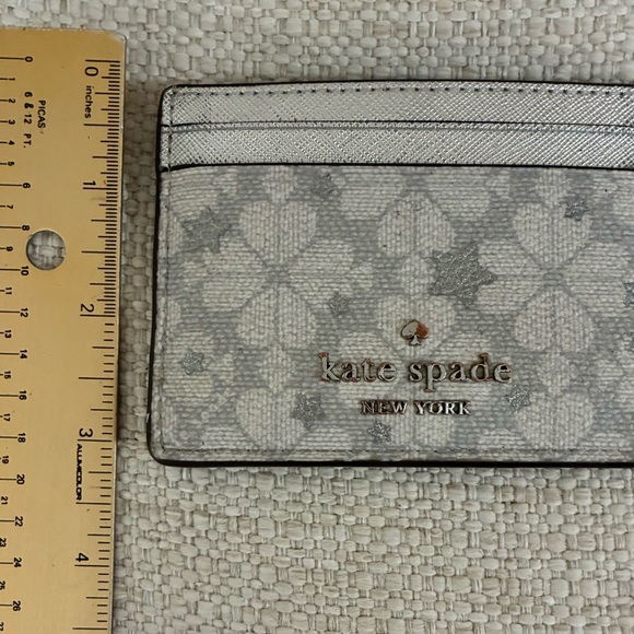Kate Spade NWOT silver &Cream  Card Holder with Logo - Picture 10 of 13